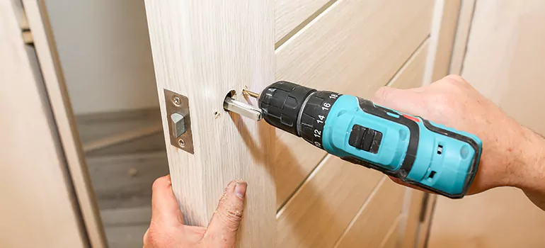 Old Door Knob Repair in Winter Springs, FL